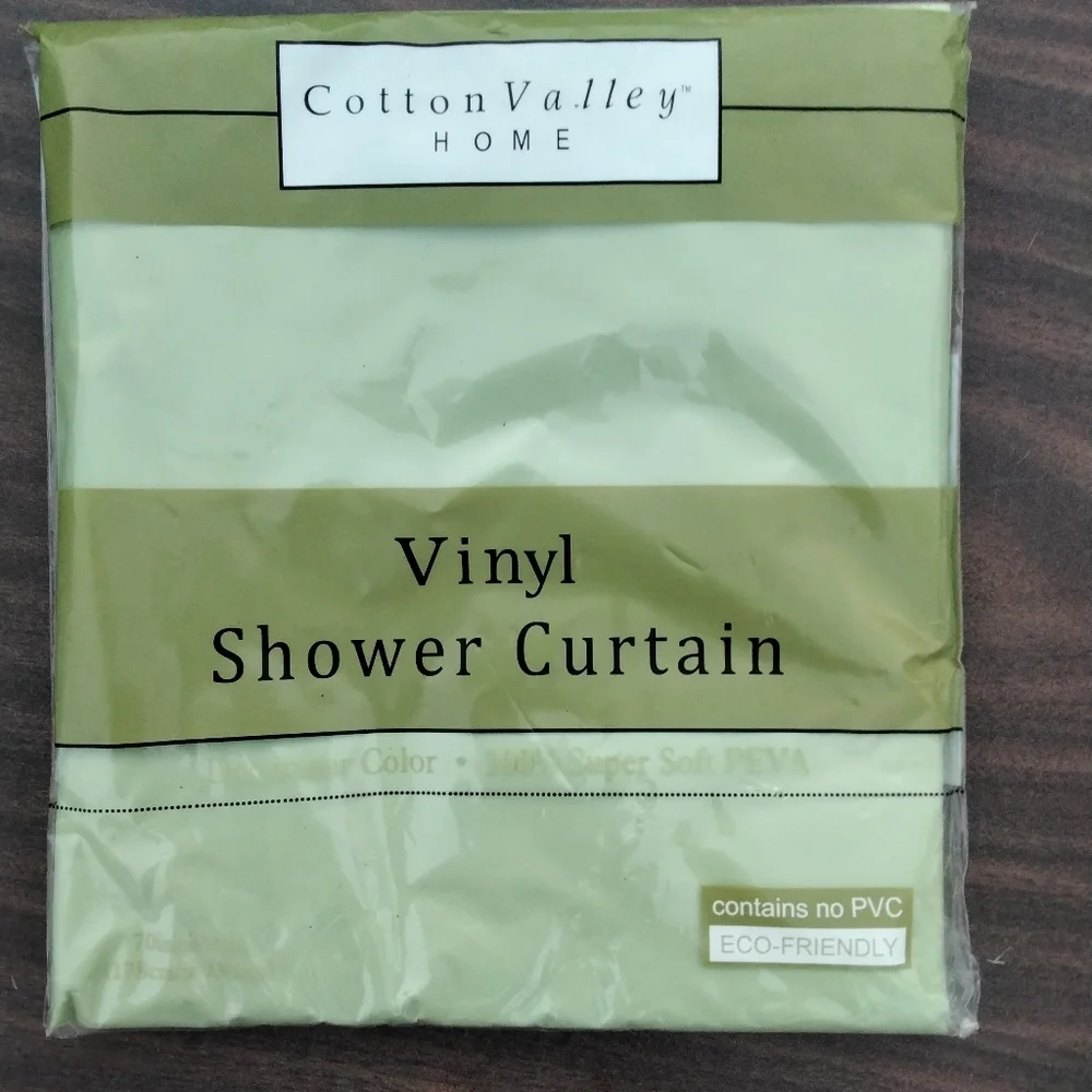 New Cotton Valley green shower curtain and 2 towels🏡